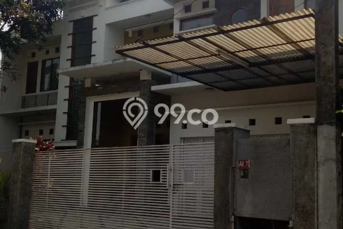 Rumah Mewah LB 400m2 Siap Pakai Desain Elegan di Cigadung, Bandung Rumah Mewah LB 400m2 Siap Pakai Desain Elegan di Cigadung, Bandung