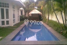 Ready to Use! Luxury House LT 557m2 Desain Elegan di Kemang Ready to Use! Luxury House LT 557m2 Desain Elegan di Kemang