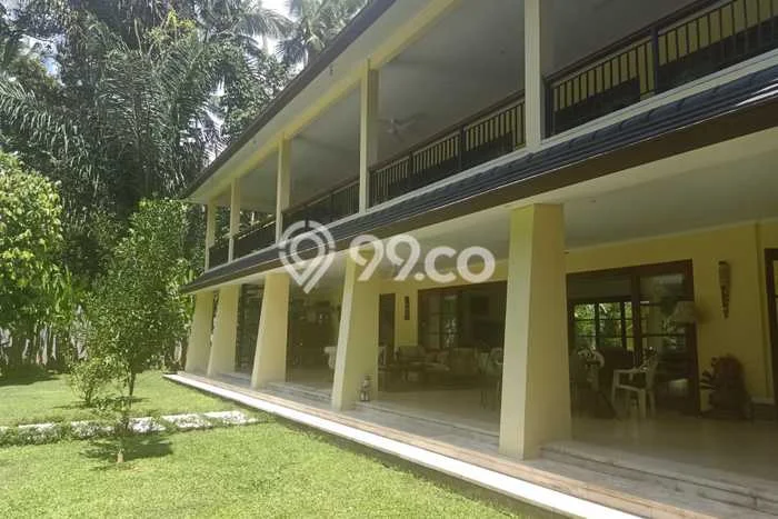 Rumah Mewah LB 509m2 Siap Huni Desain Elegan di Klungkung Kota, Klungkung Rumah Mewah LB 509m2 Siap Huni Desain Elegan di Klungkung Kota, Klungkung