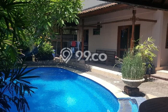 Hunian Elit LB 200m2 Siap Pakai Desain Elegan di Ketewel, Gianyar Hunian Elit LB 200m2 Siap Pakai Desain Elegan di Ketewel, Gianyar