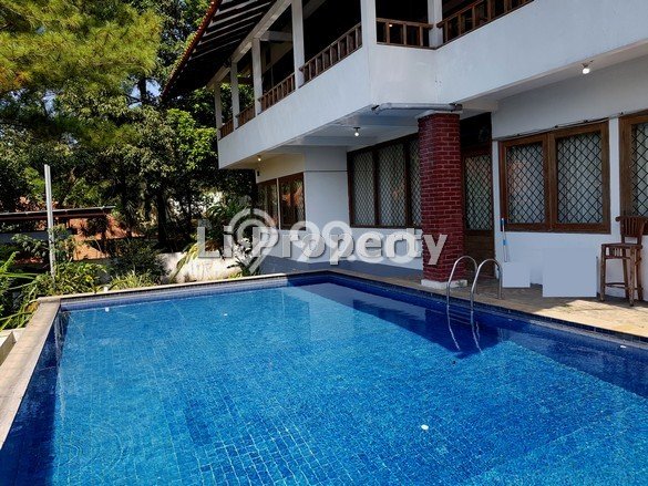 Rumah sewa siap huni 5 Kamar Tidur di Srondol, Semarang Rumah sewa siap huni 5 Kamar Tidur di Srondol, Semarang