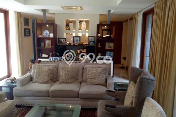 Rumah Eksklusif Siap Huni LT 400m2 di Ciputat, Tangerang Selatan Rumah Eksklusif Siap Huni LT 400m2 di Ciputat, Tangerang Selatan