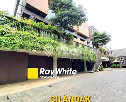 Rumah Siap Huni lokasi Cilandak, Jakarta Selatan, LT 229m² LB 400m² Rumah Siap Huni lokasi Cilandak, Jakarta Selatan, LT 229m² LB 400m²