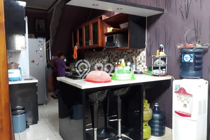 Rumah Strategis Minimalis Lb 300m2 di Ciputat, Tangerang Selatan Rumah Strategis Minimalis Lb 300m2 di Ciputat, Tangerang Selatan
