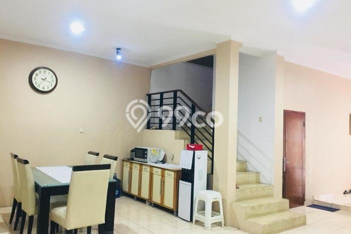 Rumah LT 186m2m² / LB 180m2m² Area Strategis di , Bandung Rumah LT 186m2m² / LB 180m2m² Area Strategis di , Bandung