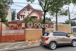 Rumah pinggir jalan cocok untuk usaha di griya loka BSD City Rumah pinggir jalan cocok untuk usaha di griya loka BSD City