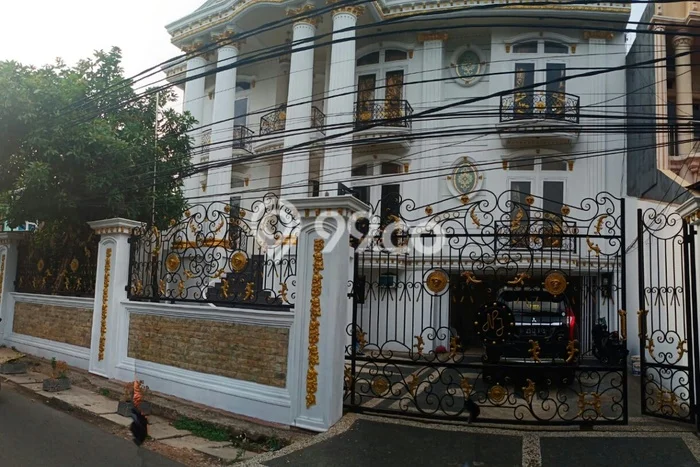 For Sale! Premium House LT 376m2 Desain Elegan di Kramat For Sale! Premium House LT 376m2 Desain Elegan di Kramat