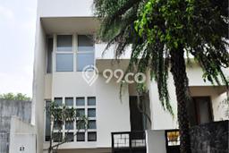 Rumah Strategis 4 KT LT 626m² di Pondok Indah, Jakarta Selatan Rumah Strategis 4 KT LT 626m² di Pondok Indah, Jakarta Selatan