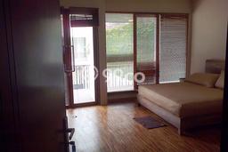 Disewakan! Rumah 4 Kamar Tidur &
3 Kamar Mandi di Kemang, Jakarta Selatan Disewakan! Rumah 4 Kamar Tidur &
3 Kamar Mandi di Kemang, Jakarta Selatan
