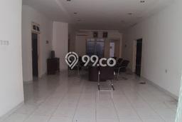 Rumah sewa siap pakai 7 KT di Muara Karang, Jakarta Utara Rumah sewa siap pakai 7 KT di Muara Karang, Jakarta Utara