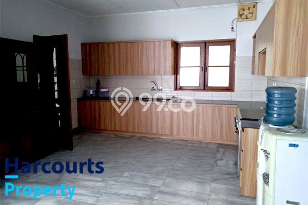 Jarang Ada! Rumah Kontrakan 4 Kamar Nyaman Siap Huni Senopati Jarang Ada! Rumah Kontrakan 4 Kamar Nyaman Siap Huni Senopati