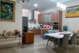 Rumah Terawat di Duta Garden, Tangerang, Luas Tanah 100m², Luas Bangunan 150m² Rumah Terawat di Duta Garden, Tangerang, Luas Tanah 100m², Luas Bangunan 150m²