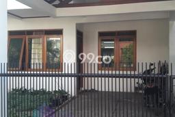 For Sale Rumah 4 Kamar Lokasi Ideal Nyaman dan Strategis di Cinere For Sale Rumah 4 Kamar Lokasi Ideal Nyaman dan Strategis di Cinere