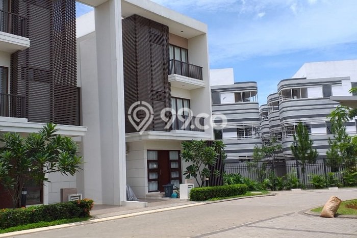 Ready to Use! Luxury House LT 67m2 Desain Modern di BSD City Ready to Use! Luxury House LT 67m2 Desain Modern di BSD City