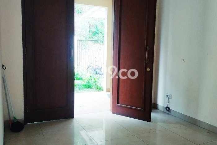Rumah 4 Kamar Tidur Akses Strategis di Kawasan Elite papandayan, Semarang Rumah 4 Kamar Tidur Akses Strategis di Kawasan Elite papandayan, Semarang