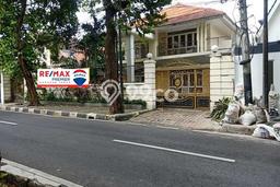 Hot Offer Hunian Premium Ideal dan Luas di Menteng, Jakarta Pusat Hot Offer Hunian Premium Ideal dan Luas di Menteng, Jakarta Pusat