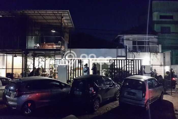Rumah Strategis Pinggir Jalan Utama di Jl. Tebet Timur, Jakarta Selatan Rumah Strategis Pinggir Jalan Utama di Jl. Tebet Timur, Jakarta Selatan