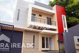 Rumah Luas Asri 3 KT Siap Pakai di Kalibanteng kidul Semarang Rumah Luas Asri 3 KT Siap Pakai di Kalibanteng kidul Semarang