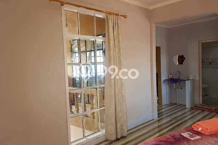 Dijual Cepat Rumah Siap Huni LT 180m2 LB 250m2 di Bandung Cocok untuk Hunian Dijual Cepat Rumah Siap Huni LT 180m2 LB 250m2 di Bandung Cocok untuk Hunian