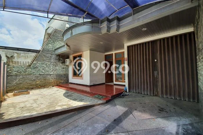 Rumah di pekunden, Dekat Pusat Kota, 4 KT, Luas 355m² LB 450m² Rumah di pekunden, Dekat Pusat Kota, 4 KT, Luas 355m² LB 450m²