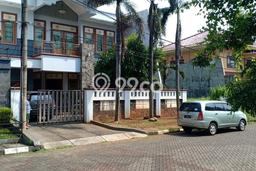Dijual Rumah Premium dengan Fasilitas Sekitar Lengkap di Kembangan, Jakarta Barat Dijual Rumah Premium dengan Fasilitas Sekitar Lengkap di Kembangan, Jakarta Barat