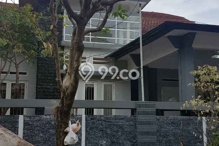 Ready to Use! Premium House LT 216m2 Desain Modern di Kemang Pratama Ready to Use! Premium House LT 216m2 Desain Modern di Kemang Pratama