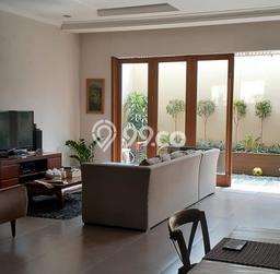 Ready to Use! Luxury House LT 180m2 Desain Modern di BSD Ready to Use! Luxury House LT 180m2 Desain Modern di BSD