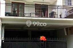 NEW LISTING! Rumah Strategis area Pondok Indah, Luas 135m² LB 150m² NEW LISTING! Rumah Strategis area Pondok Indah, Luas 135m² LB 150m²