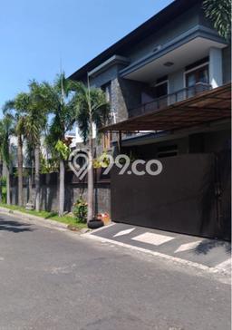 Rumah mewah dengan kolam renang di fajar indah solo Rumah mewah dengan kolam renang di fajar indah solo