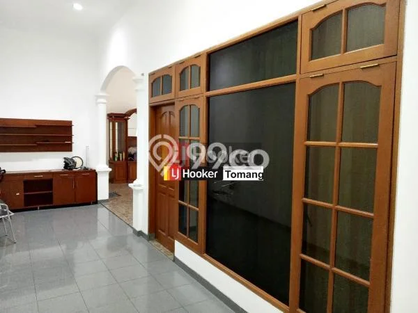 Rumah di Jembatan Dua, 5 KT, Konsep Modern, Luas 230m² LB 230m² Rumah di Jembatan Dua, 5 KT, Konsep Modern, Luas 230m² LB 230m²