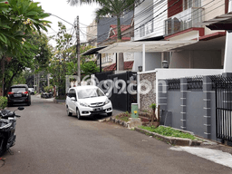 Lokasi strategis! Rumah siap pakai disewakan di Kelapa Gading LB 220m2 Lokasi strategis! Rumah siap pakai disewakan di Kelapa Gading LB 220m2