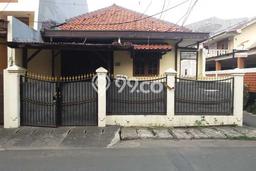 For Sale Rumah 3 Kamar Lokasi Strategis Bagus dan Strategis di Tebet For Sale Rumah 3 Kamar Lokasi Strategis Bagus dan Strategis di Tebet