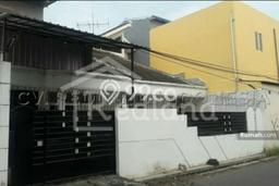 rumah strategis, dekat kemana saja, cocok untuk investasi, tengah kota. (Yl1005) rumah strategis, dekat kemana saja, cocok untuk investasi, tengah kota. (Yl1005)