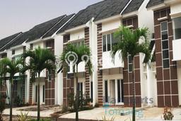Jual Rumah Eksklusif 4 KT di BSD, Tangerang Jual Rumah Eksklusif 4 KT di BSD, Tangerang