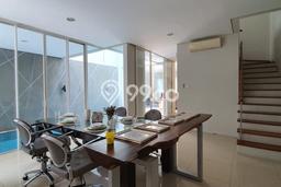 Siap Huni Rumah Mewah 5 Kamar di Cilandak Dekat ke Mana Saja Siap Huni Rumah Mewah 5 Kamar di Cilandak Dekat ke Mana Saja