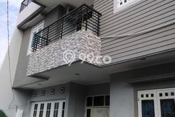 Rumah kawasan Meruya, Jakarta Barat, Luas 250m² Bangunan 450m² Rumah kawasan Meruya, Jakarta Barat, Luas 250m² Bangunan 450m²