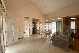 Rumah Modern 2 KT di Kota Baru Parahyangan Bandung Semi Furnished Rumah Modern 2 KT di Kota Baru Parahyangan Bandung Semi Furnished