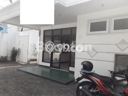 Hunian Mewah Dijual LT 200m2 di Genteng, Surabaya Hunian Mewah Dijual LT 200m2 di Genteng, Surabaya