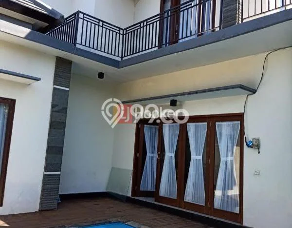 Rumah Lokasi Strategis di Sukawati, Gianyar, Luas 200m2m² LB 150m2m² Rumah Lokasi Strategis di Sukawati, Gianyar, Luas 200m2m² LB 150m2m²
