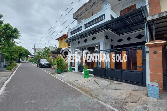 PRIME PROPERTY! Rumah di Banjarsari, 4 KM, Area Premium, LT 100m² Bangunan 200m² PRIME PROPERTY! Rumah di Banjarsari, 4 KM, Area Premium, LT 100m² Bangunan 200m²