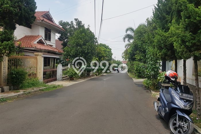 Lokasi strategis! Rumah siap pakai dikontrakkan di Coblong LB 200m2 Lokasi strategis! Rumah siap pakai dikontrakkan di Coblong LB 200m2