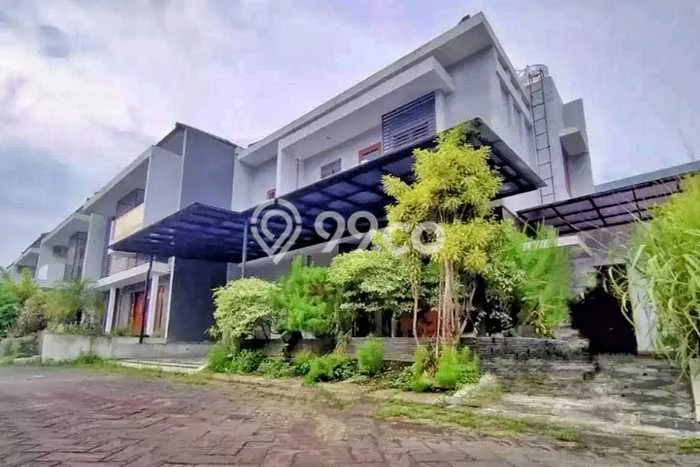 Rumah Strategis Modern Lb 165m2 di Depok, Sleman Rumah Strategis Modern Lb 165m2 di Depok, Sleman