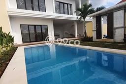 Rumah Sewa Badung LT 250m2 LB 200m2 Area canggu Rumah Sewa Badung LT 250m2 LB 200m2 Area canggu