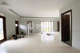 Disewakan! Rumah 5 Kamar Tidur &
4 Kamar Mandi di Kota Baru Parahyangan, Bandung Disewakan! Rumah 5 Kamar Tidur &
4 Kamar Mandi di Kota Baru Parahyangan, Bandung
