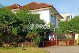 Rumah Mewah Siap Huni LT 899m2 di Dukuh Pakis, Surabaya Rumah Mewah Siap Huni LT 899m2 di Dukuh Pakis, Surabaya