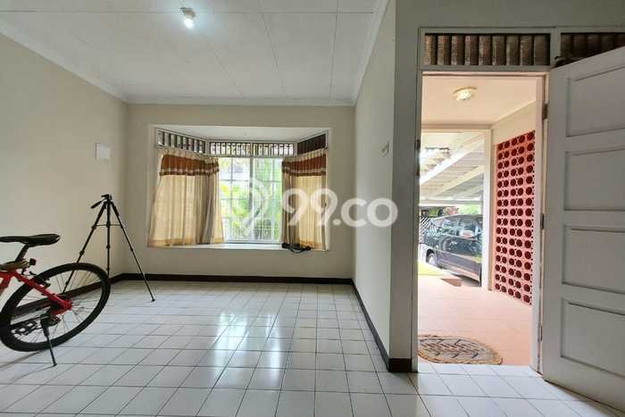 For Sale! Premium House LT 302m2 Desain Elegan di Bintaro For Sale! Premium House LT 302m2 Desain Elegan di Bintaro