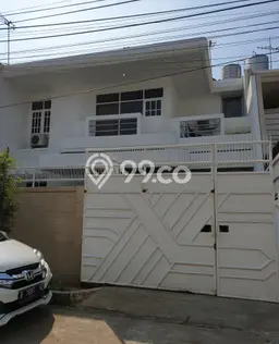 Disewakan! Rumah 4 Kamar Tidur &
3 Kamar Mandi di Green Garden, Jakarta Barat Disewakan! Rumah 4 Kamar Tidur &
3 Kamar Mandi di Green Garden, Jakarta Barat