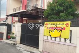 For Sale Rumah 5 Kamar Lokasi Ideal Nyaman dan Strategis di Jagakarsa For Sale Rumah 5 Kamar Lokasi Ideal Nyaman dan Strategis di Jagakarsa