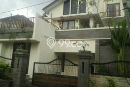 RARE UNIT! Rumah kawasan Jimbaran, 5 KT, Pemandangan Kota, Luas 250m² LB 500m² RARE UNIT! Rumah kawasan Jimbaran, 5 KT, Pemandangan Kota, Luas 250m² LB 500m²