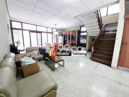 Dijual Rumah Luas Megah Dengan View Eksklusif di Tomang, Jakarta Barat Dijual Rumah Luas Megah Dengan View Eksklusif di Tomang, Jakarta Barat